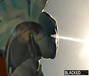 Abella Danger en fiesta interracial con amigas