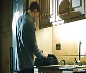 Latina fabulosa con medias y en misionero