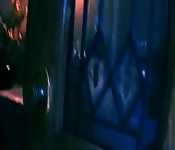 Tetona latina dominada por un policía