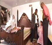 Dos pollones negros para la novia y la dama de honor