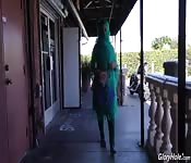 Nadia Ali gozando en un gloryhole con un pollón negro