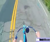 Madura asombra en sesión para Brazzers