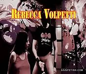 Rebecca en anal y oral con grandes pollas