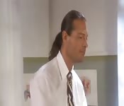 La paciente se pone cachonda con el doctor