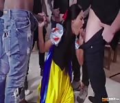 Apolonia en su reto más pringoso