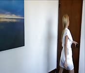 Madura lesbiana y rubia de lengua inquieta